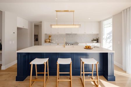 4 Bedroom Double Storey Duplex in Sunrise Beach - Photo 3