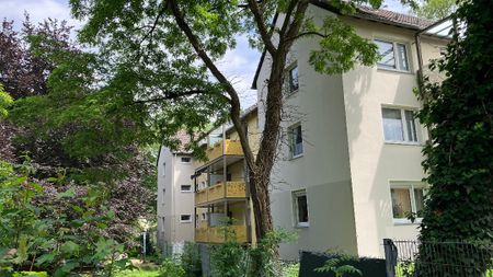 47101/21 Charmante 2- Zimmer-Wohnung in Düsseldorf-Reisholz - Photo 3