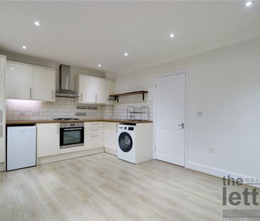 Forty Hill, Enfield, Middlesex, EN2 9HT - Photo 2