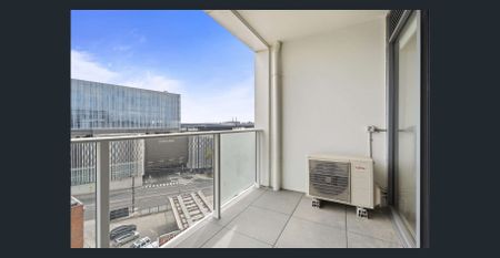 Modern Apartment Living with Convenience and Style - Photo 2