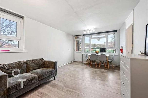Boleyn Road, E6 - Photo 1