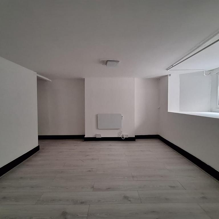 3 bedroom flat to rent - Photo 1