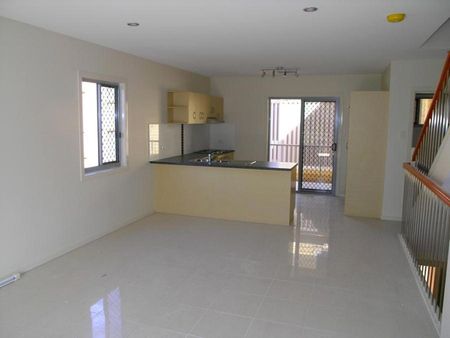 6/11 Pembroke Street, 4152, Carina Qld - Photo 2