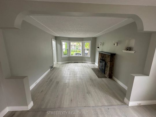 437 Charlotte Street #Upper - Photo 1