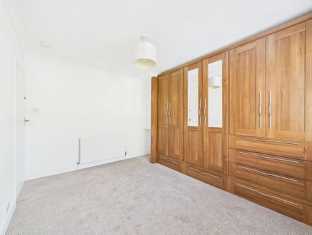 4 bedroom semi-detached house to rent - Photo 2