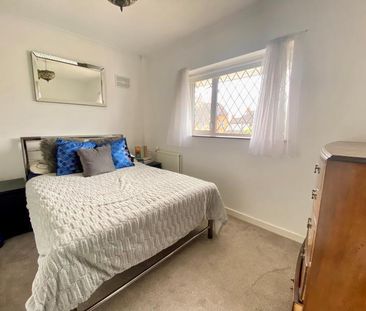 4 bedroom detached house to rent - Photo 2