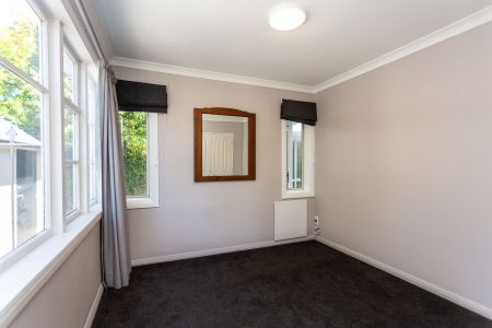 6 Bedroom Student Accommodation - Photo 3