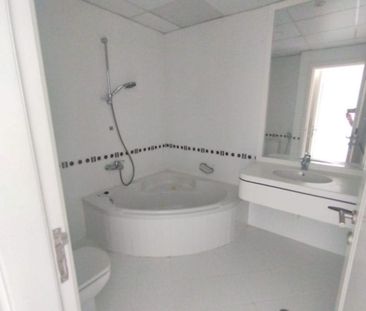 Elegance House: Stylish 1 BR Apartment in Barsha Heights - Photo 4