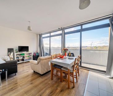 3 bedroom flat to rent - Photo 1