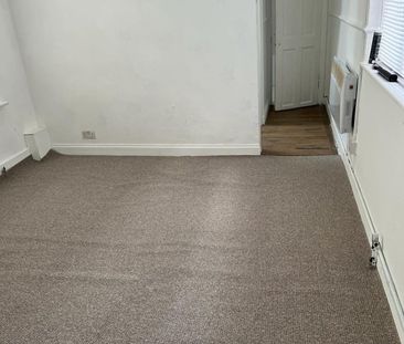 Studio Flat, Carlisle Road, BN3 - Photo 5