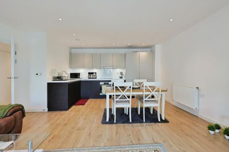 2 bedroom flat to rent - Photo 2