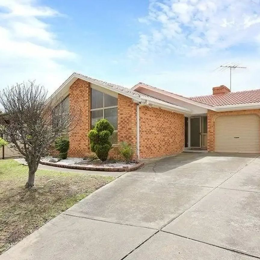 SPACIOUS FAMILY HOME - Photo 1