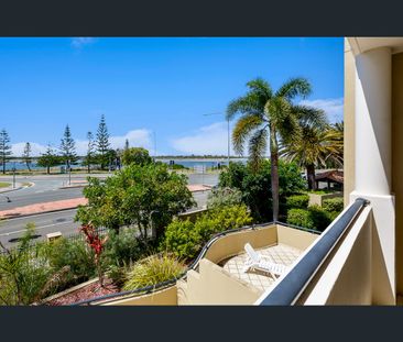 212/392 Marine Parade, Labrador, Qld 4215 - Photo 5