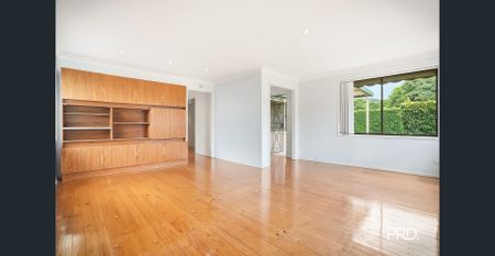 Charming 3-Bedroom Home in Prime Emu Plains Location! - Photo 2