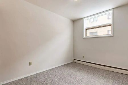 1 Bedroom - Photo 4