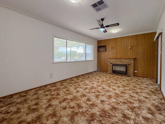 Comfortable Family Living on Ashton Street - Photo 1