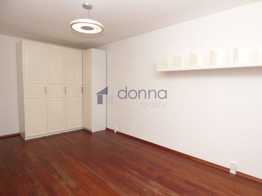 Pronájem bytu 2+1 64 m², Frýdlantská, Praha - Photo 1