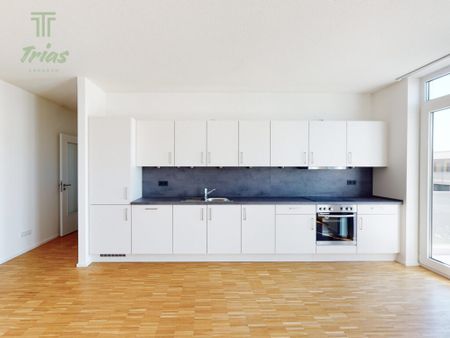 Helle und großzügige 3-Zimmer-Wohnung mit Einbauküche und zwei Dachterrassen! - Photo 4