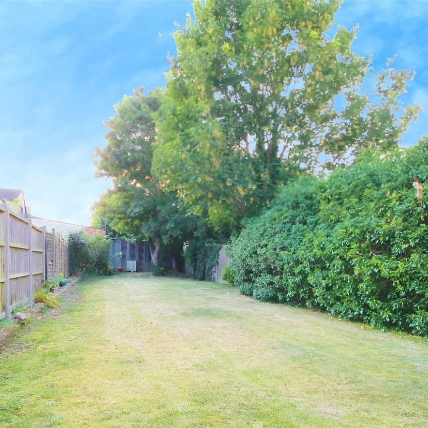 Alice House, Laleham Road, Staines, Middlesex, TW18 2GP - Photo 1