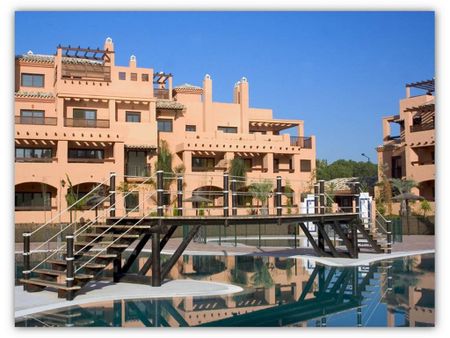 Apartment in Estepona, Costa del Sol - Photo 4