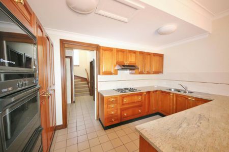 FURNISHED TOWNHOUSE IN SECURE ESTATE - Photo 4