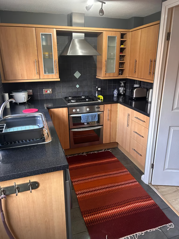 1 bedroom in a house share to rent - Photo 4