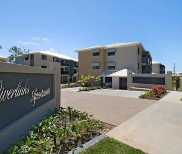 RELAX BY THE POOL - Photo 3