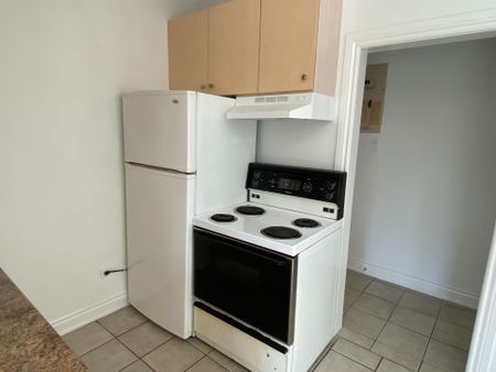 For Lease - 3110 Lake Shore Boulevard Unit# 2, Toronto, Ontario - Photo 3