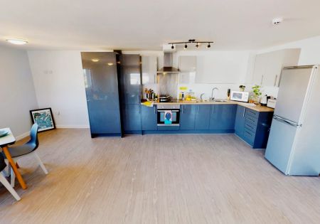 Silver En Suite - Photo 5
