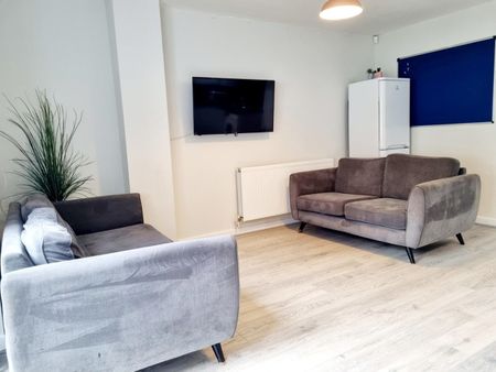 5 Bed End Terrace, Liberty Street, L15 - Photo 2