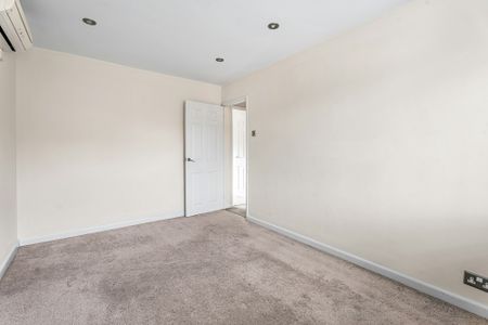 Kingcroft Road, Harpenden, Hertfordshire, AL5 1EH - Photo 3