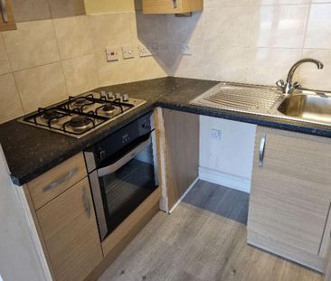 2 bedroom semi-detached house to rent - Photo 6