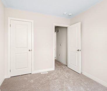 For Lease - 1118 Trudeau Drive, Milton, Ontario - Photo 4