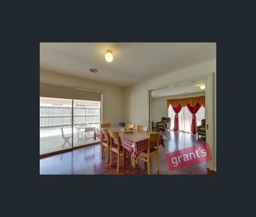 8 Palmer Drive, Narre Warren, Vic 3805 - Photo 2