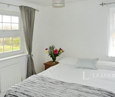 2 bedroom semi-detached house to rent - Photo 3