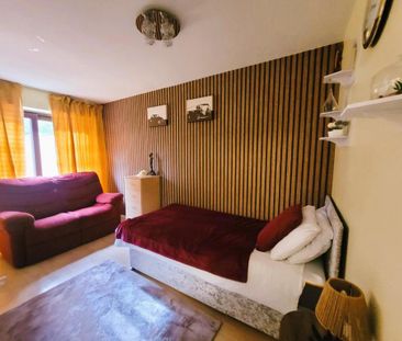 3 bedroom semi-detached house to rent - Photo 5