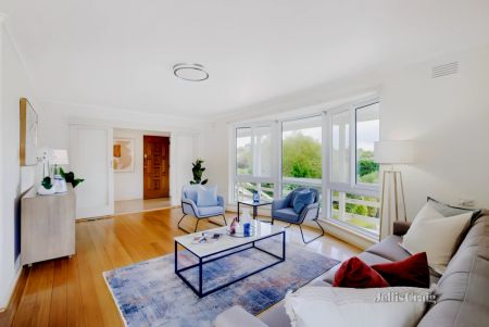 4 Bed, 2 Bath - Photo 5