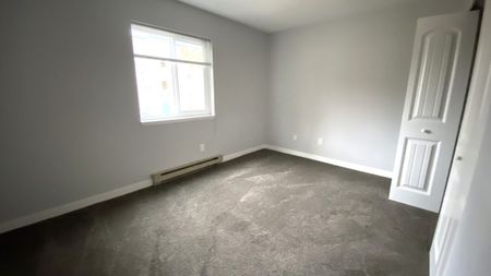 203-4724 Uplands Drive - Photo 3