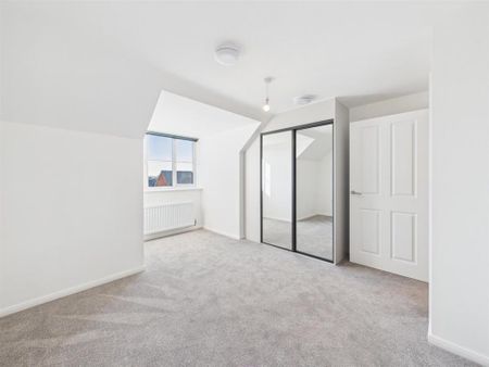 4 bedroom semi-detached house to rent - Photo 3