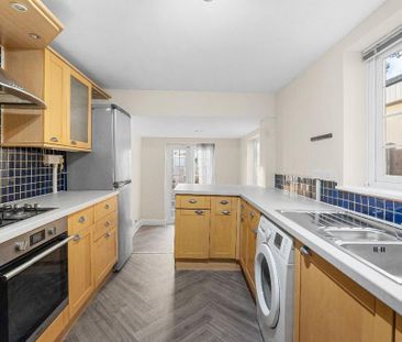 4 bedroom terraced house to rent - Photo 3