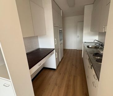 3.5 Zimmer, 98 m², 17. Stock - Photo 2