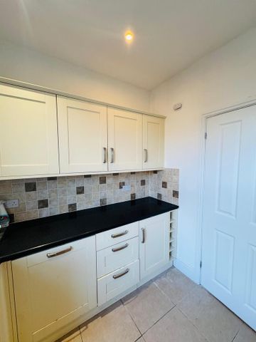 3 bedroom flat to rent - Photo 5