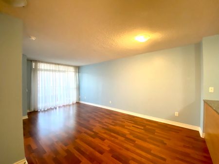 For Lease - 310 Burnhamthorpe Road Unit# 1807, Mississauga, Ontario - Photo 5