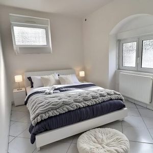 PLACE DES BUGHES-APPT T3 RDC - Photo 2