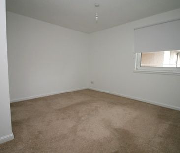 Anderson Court, North Lanarkshire, Wishaw, ML2 7PD - Photo 3