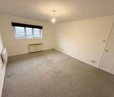 Frobisher Court, Old Hall, WA5 - Photo 5