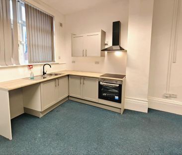 4 bedroom house of multiple occupation to rent - Photo 2