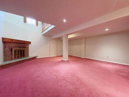 For Lease - 195 Enchanted Hills Crescent, Toronto, Ontario - Photo 5