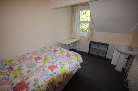 6 bedroom house to rent - Photo 3