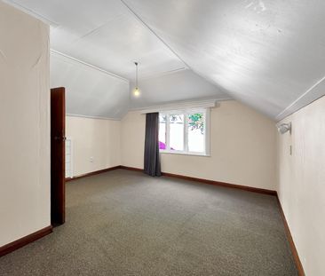 Welcome to 40A Roseneath Terrace. - Photo 2